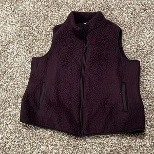 Time and Tru ladies fleece vest. Purple eggplant color. Size 1X 16W-18W
